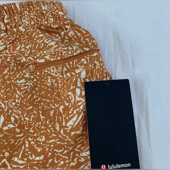 Lululemon Pool Short 7” BNWT - Picture 2 of 9